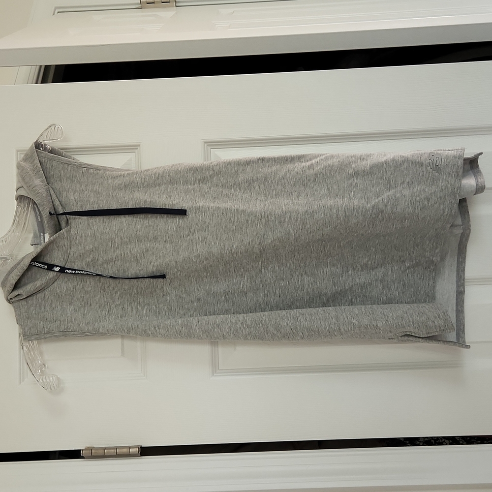 Hooded tank twist back